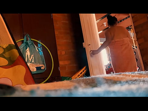 ❤️ Mój wujek idzie za mną pod prysznic, pieprzy mnie, gdy biorę prysznic. ️ Porno at us ❌️